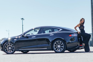 Tesla model S черная